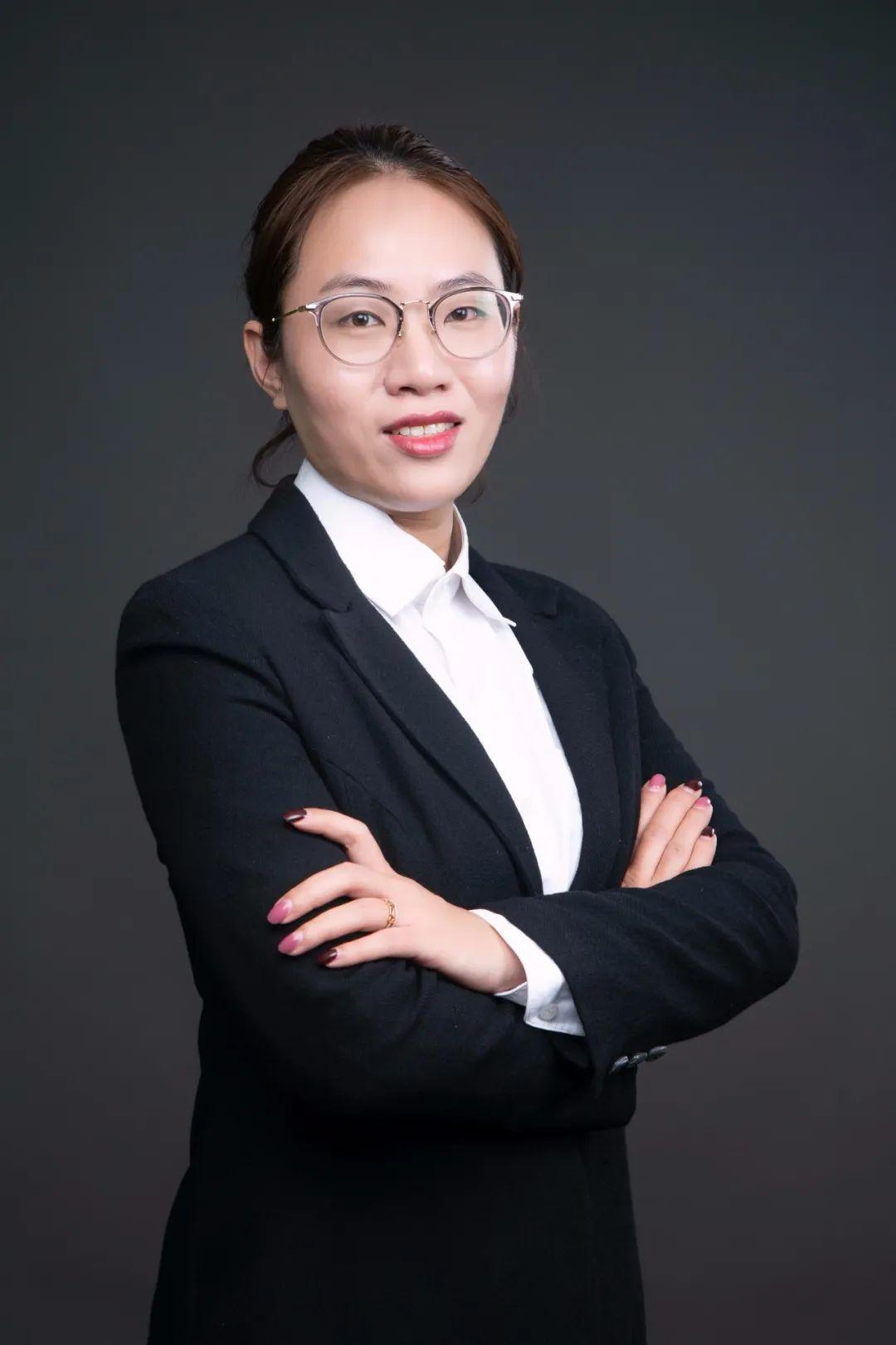 指导教师:新东方小学语文教师张凡教师点评:全文围绕"翰墨苑"进行描写