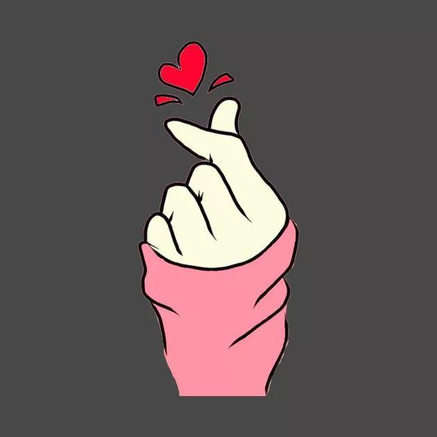 在口语中,native speaker表示"比心"的意思时,会用的"love you".