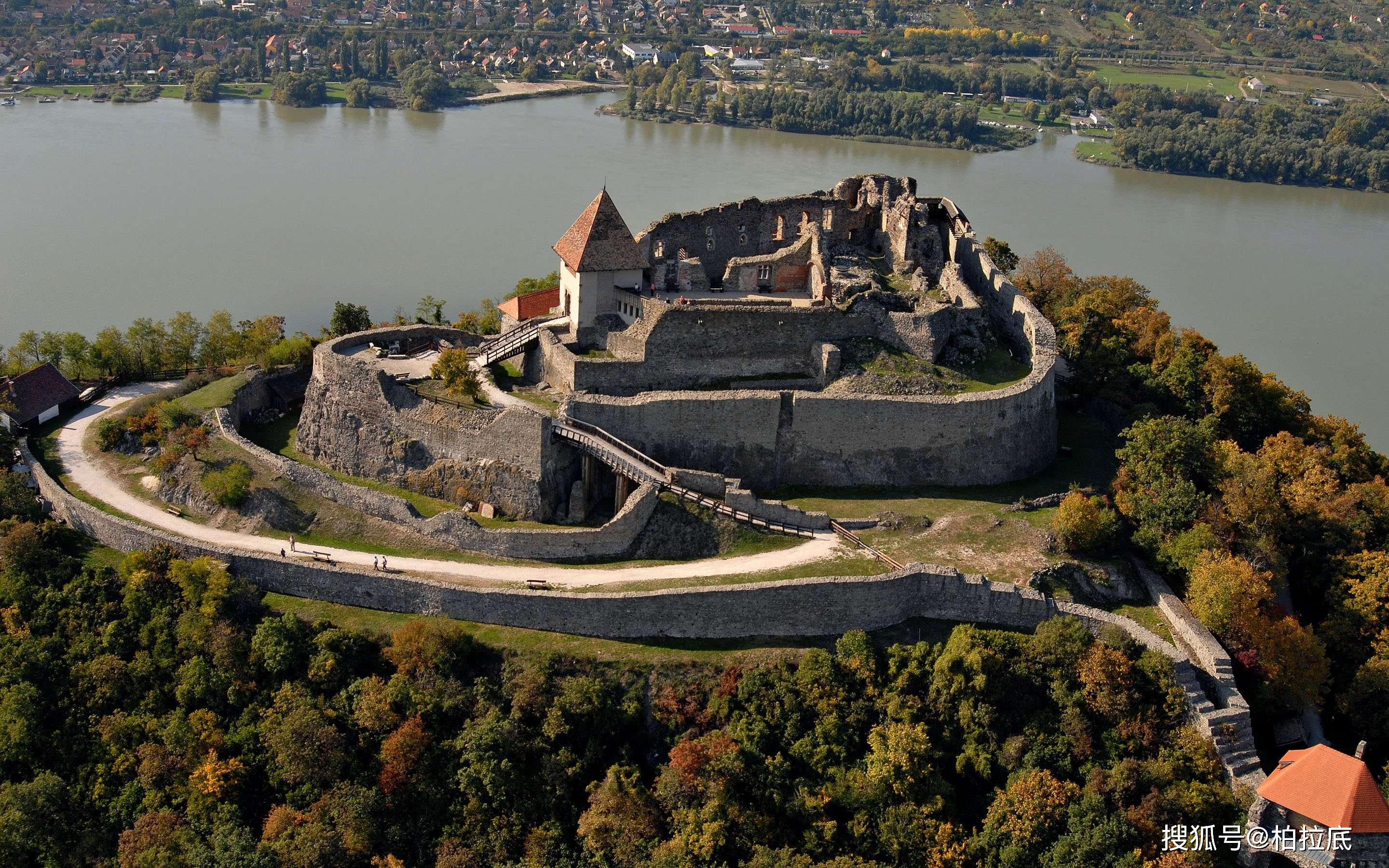 原创行万里路读这本书匈牙利的无限风光