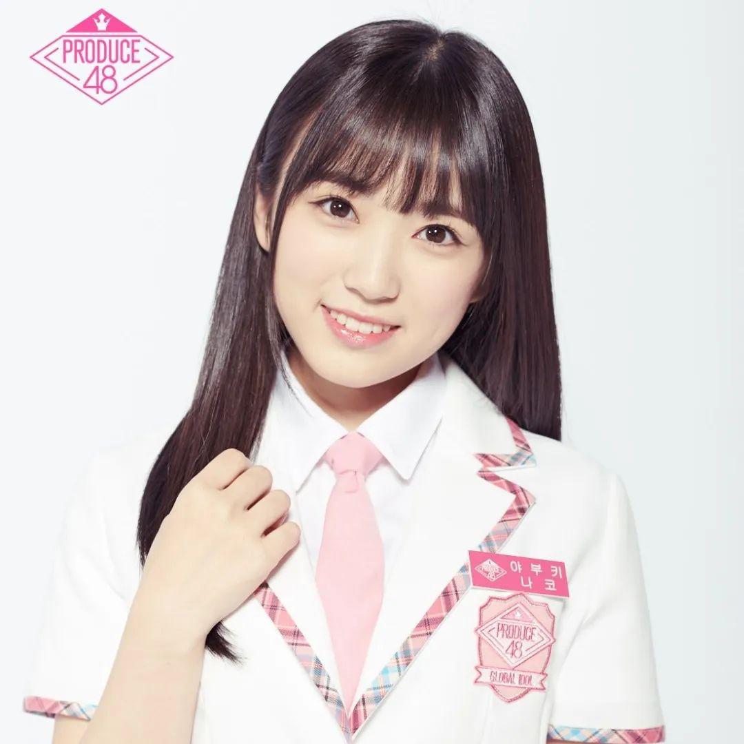 作为创造系列的鼻祖节目,2016年《produce 101》这套制服可以说是相当