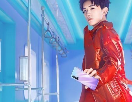 原创易烊千玺代言华为nova7宣传海报曝光继续跟荣耀30互相套娃