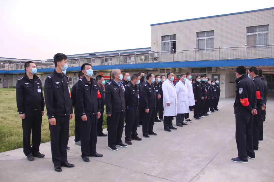 信阳市看守所第一梯队召开封闭执勤工作再动员再部署会议_监所