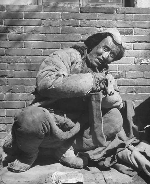 一组蒙古族老照片确实太珍贵了原来蒙古族富翁服饰真的很特别