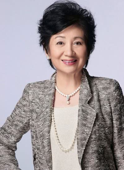 演了38年戏,75岁才靠龙套被观众记住,女儿拿金像奖儿子拿奥斯卡_鲍方