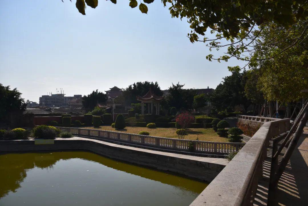 官桥镇:村村建设文化小广场 实现公共文化服务水平质的突破