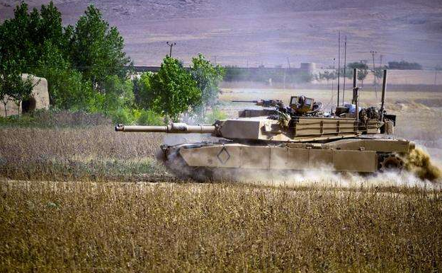 美国陆军m1a3主战坦克装备1300毫米均制装甲