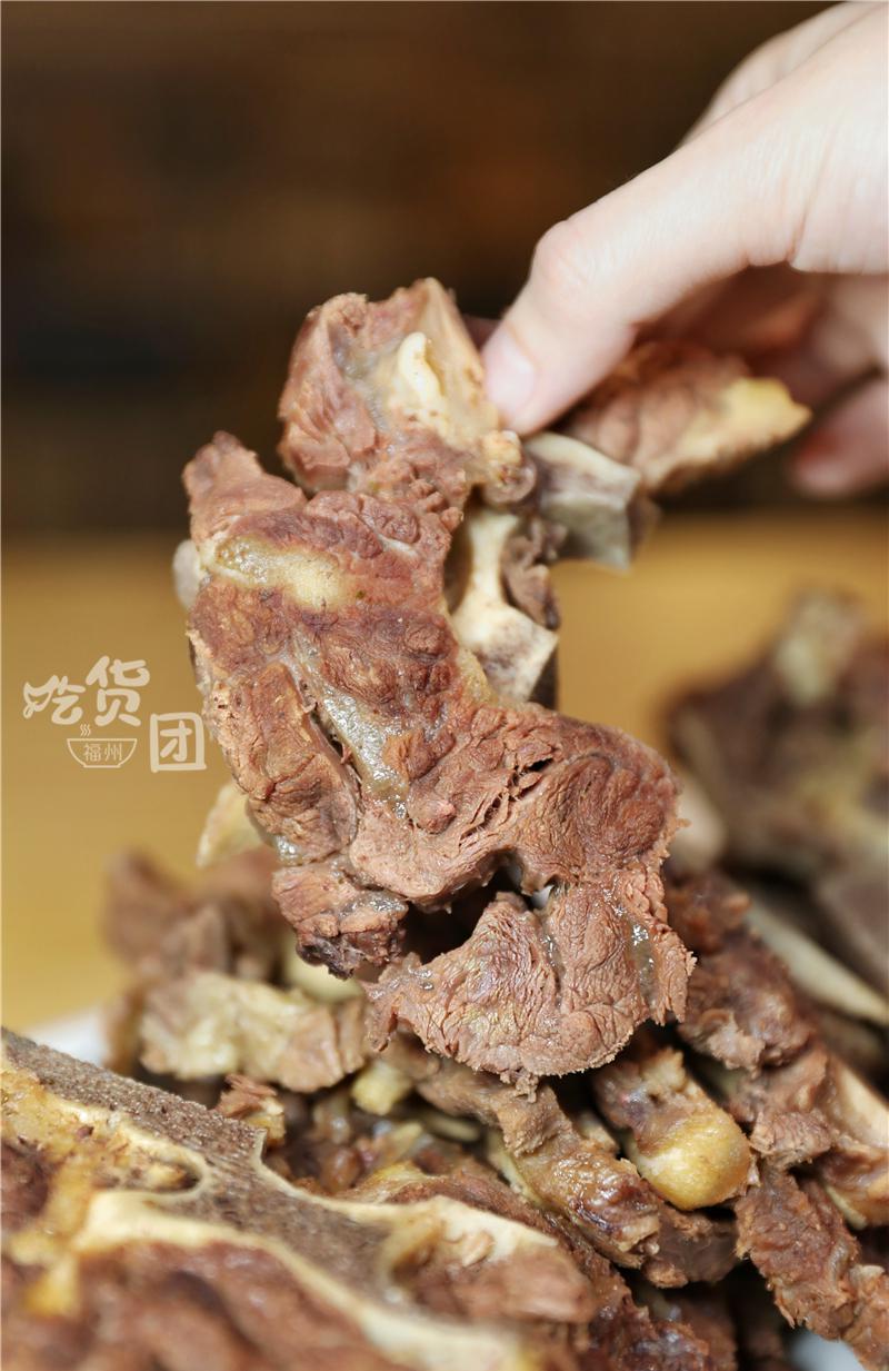 進店就送牛脊骨它藏在創意園裡把牛肉火鍋玩出了新吃法