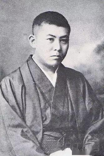 我很享受这本书(指《细雪》).