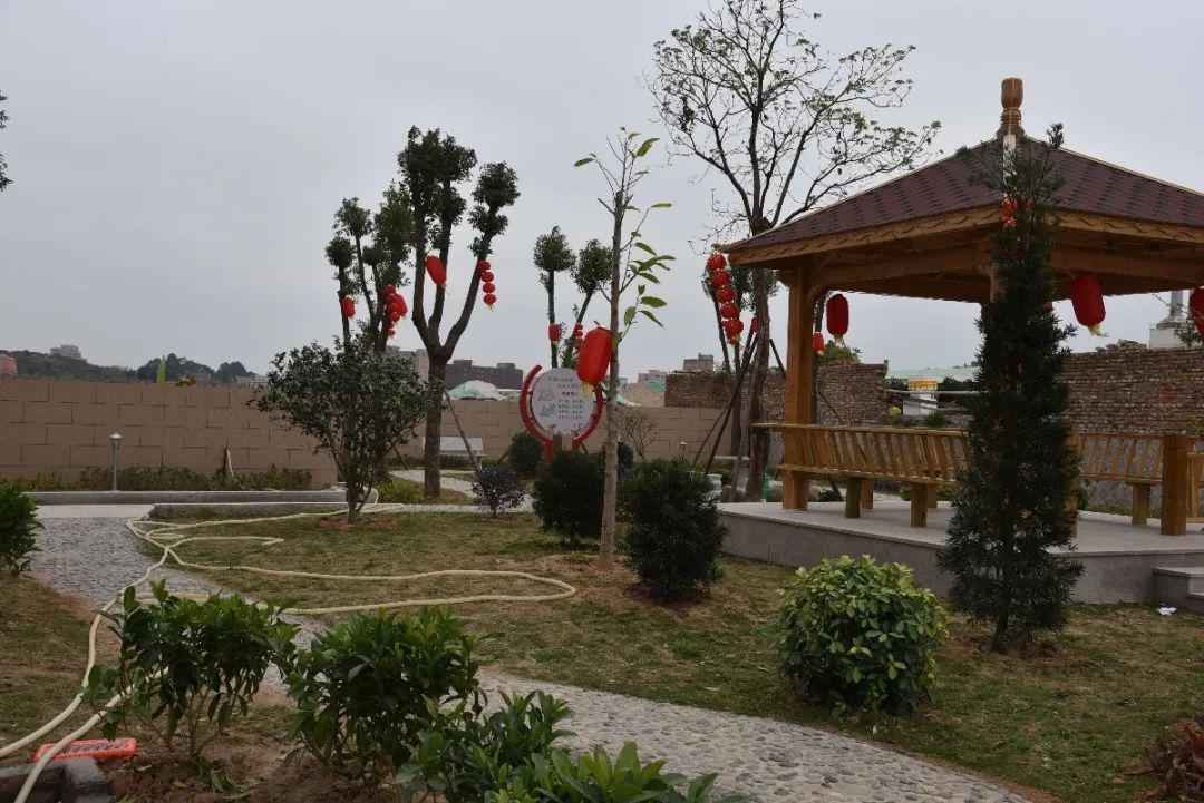 官桥镇村村建设文化小广场实现公共文化服务水平质的突破