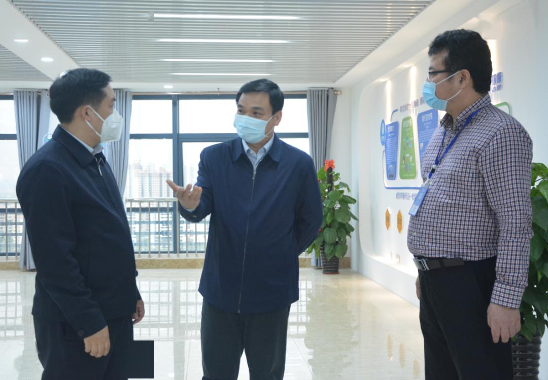 园区要闻南宁高新区党工委副书记张然到基地相思湖区调研