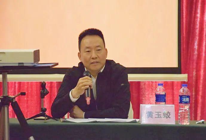 黄玉蛟表示,依法纳税是每个企业应尽的责任和义务,税务人员今天现场为