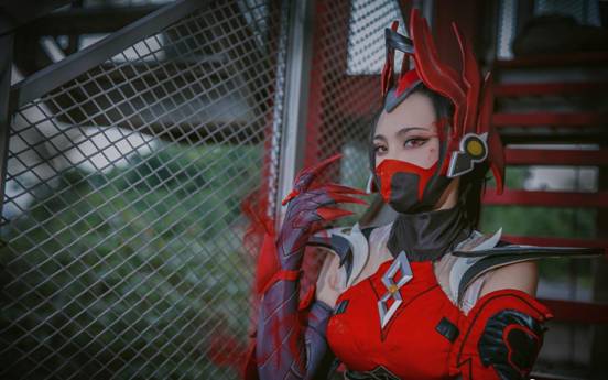 王者荣耀最美芈月cos半遮脸美眼电力太强玩家直呼受不了