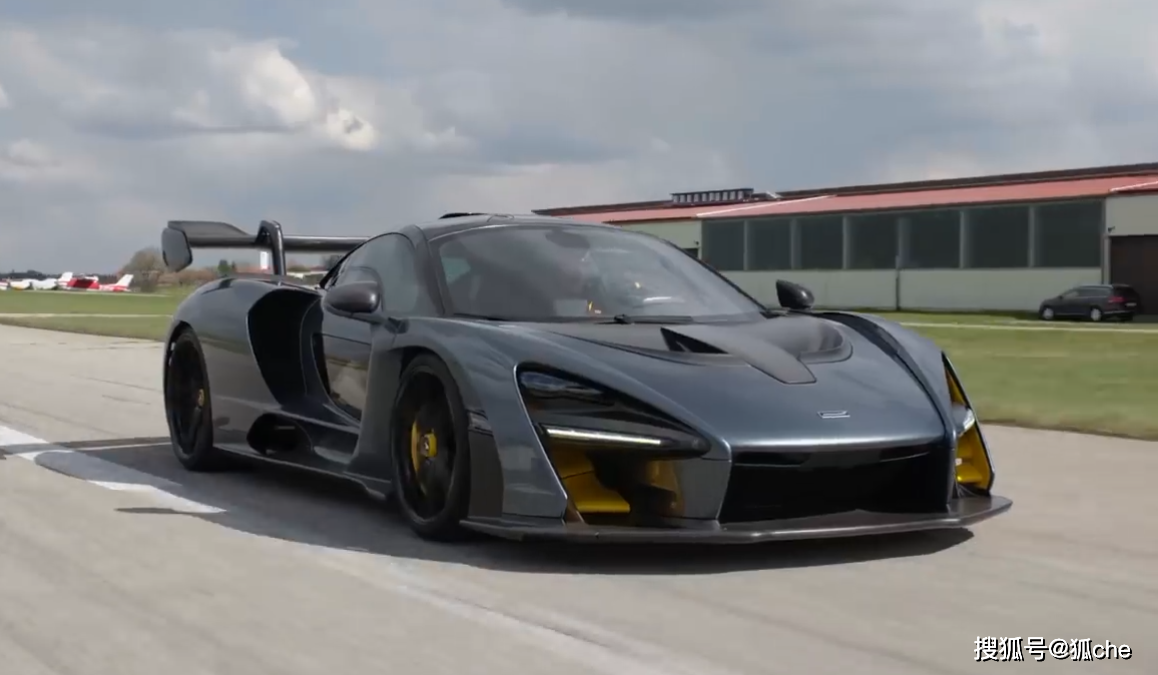 开车还能秀腿迈凯伦senna透明车门