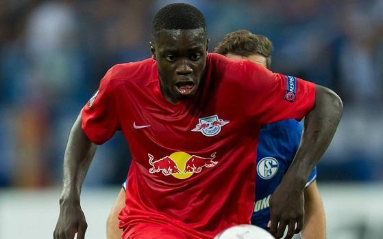 巴萨瞄准21岁莱比锡后卫乌帕梅卡诺,提升后防硬实力