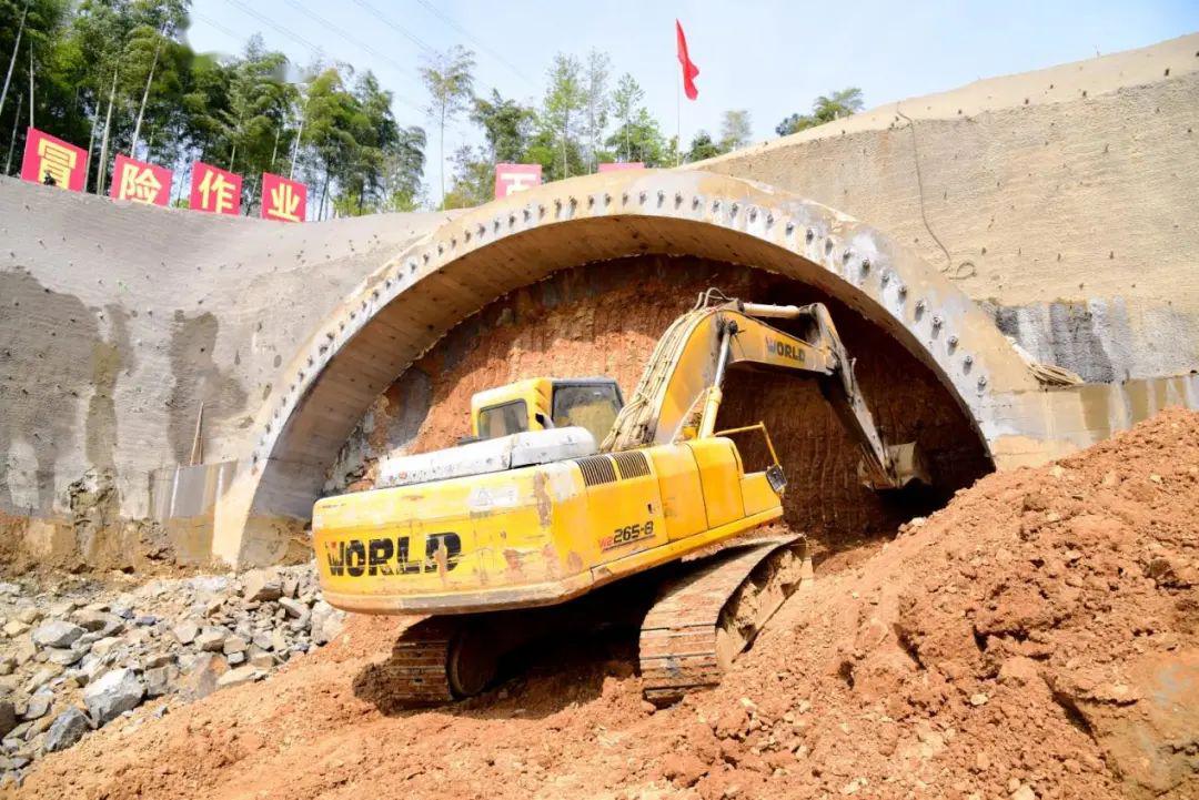 最新进展湖州一双向六车道隧道开凿