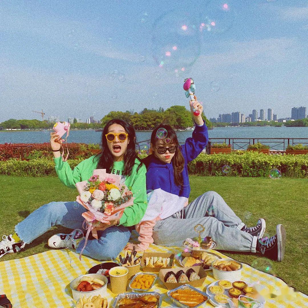 边的野餐胜地,私人码头/千亩草坪/面朝南湖…空手去就能拥有野餐大片!