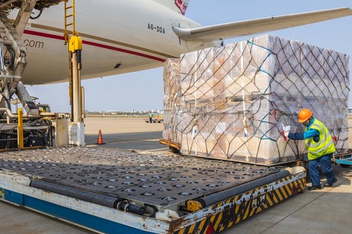 上海浦东机场为全球产业链发挥货运枢纽作用