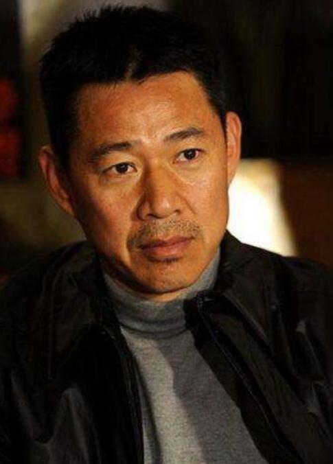 疑似老戏骨张丰毅被曝出轨95后女粉丝叔圈男星谁是下一个吴秀波