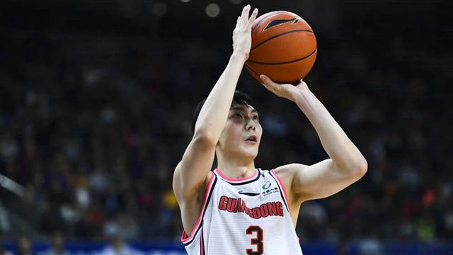 扶摇直上的胡明轩将个人特质与球队特性完美结合的追风少年