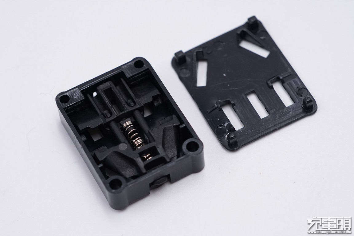 原创拆解报告philips飞利浦2a1c18w快充延长线插座