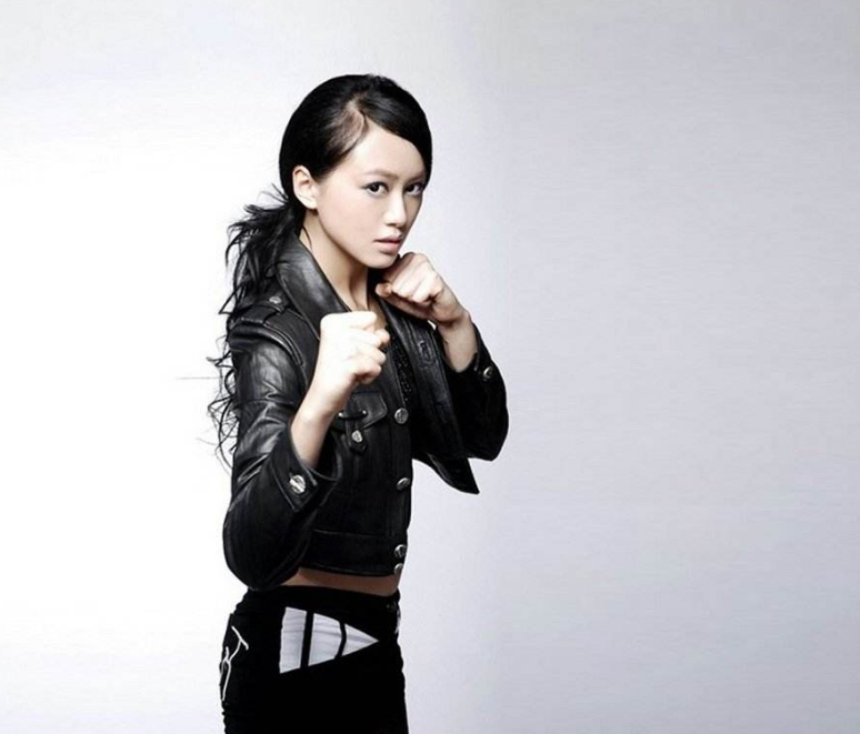 她曾表白易建联被拒,因教练无理要求,退役成演员,37岁依旧单身_戴菲菲