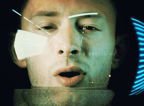 radiohead的歌曲no surprises中的mv与音乐配合地天衣无缝