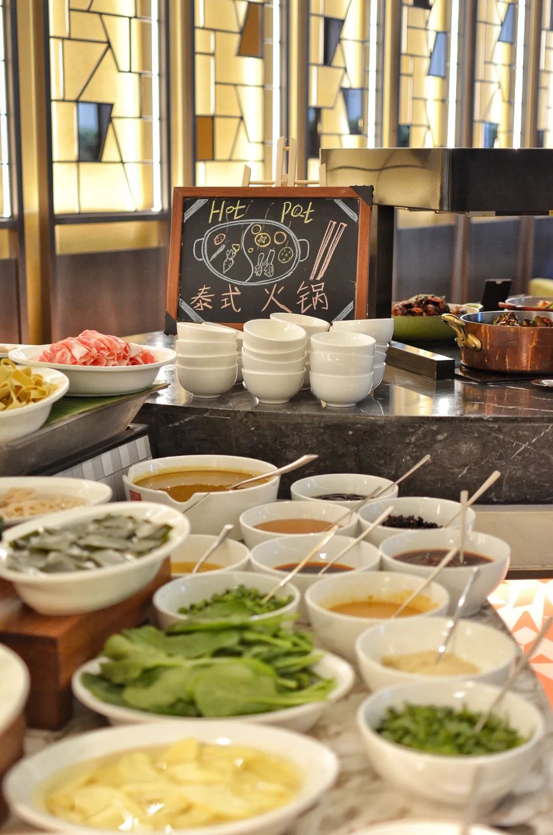 只要嘴巴不停下美食任你吃西安五星级酒店希尔顿自助餐4人288