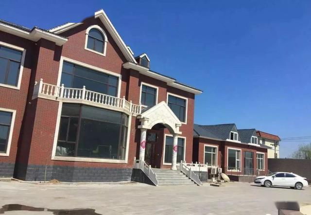 实拍河北农村别墅22栋最后一栋可真惹眼像国外的别墅