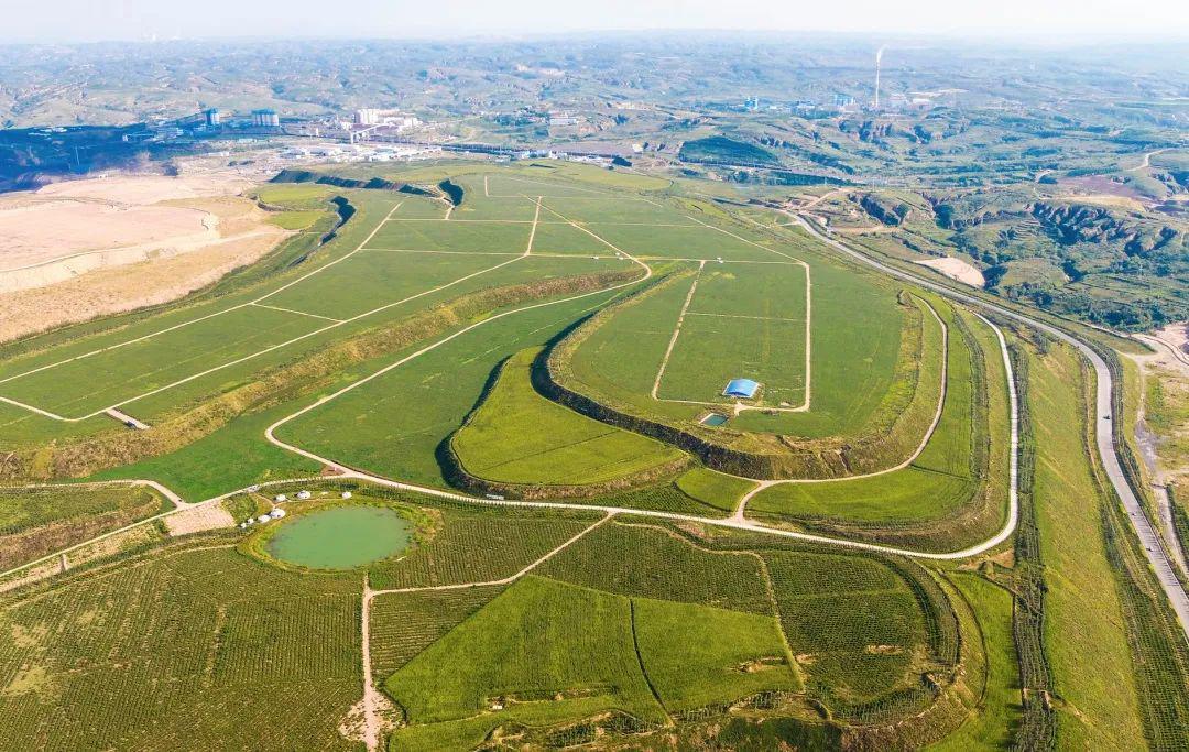 榆家梁煤矿自2000年以来,累计投资6000余万元利用矿区的自然资源,因地