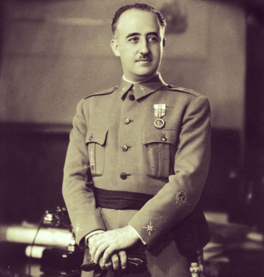 华野和中野都有"第13纵队"番号,东野兵力更强大却未组建的原因_佛朗哥