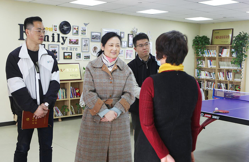 4月13日,杭州市下城区总工会副主席陆志瑛一行莅临天演维真,实地考察