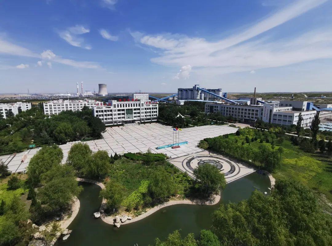 榆家梁煤矿自2000年以来,累计投资6000余万元利用矿区的自然资源,因地