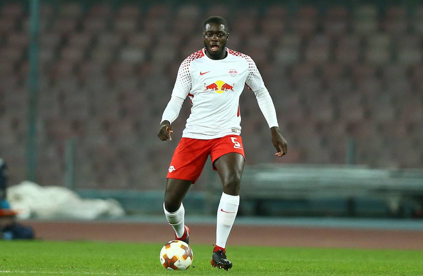 巴萨瞄准21岁莱比锡后卫乌帕梅卡诺,提升后防硬实力