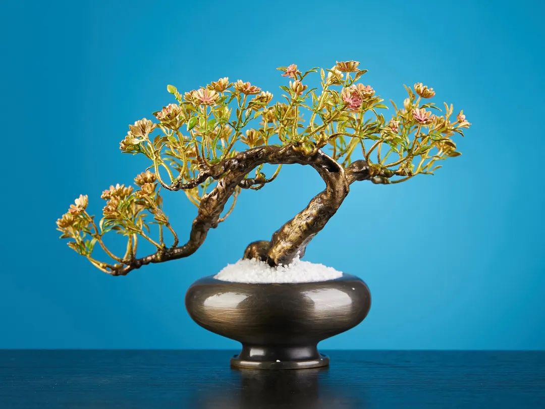 自然界的喀什地貌,丹霞地貌,石林风景,山水画卷,草木花卉等都因为铜而