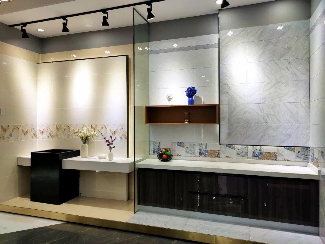 金牌之星企业引进意大利和德国的最先进的陶瓷生产机械和设备及生产