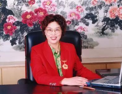 买百辆宝马送员工,能力堪比马云_陈爱莲