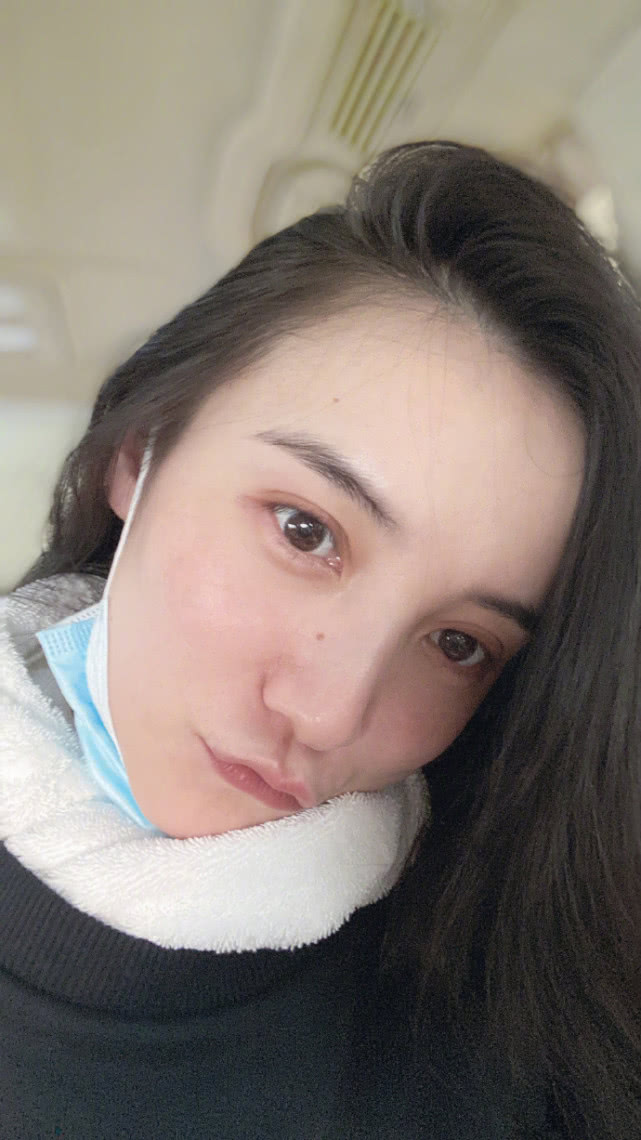 宋佳懒得理绯闻晒卖萌自拍心情大好,素颜出镜少女元气爆棚