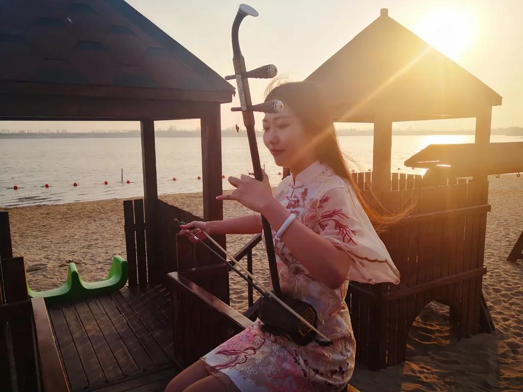 平台:抖音国乐老师,琵琶演奏糖糖平台:抖音国乐老师,二胡演奏北京宜佳