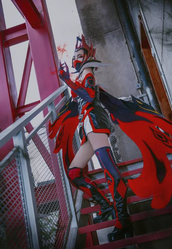 王者荣耀最美芈月cos半遮脸美眼电力太强玩家直呼受不了