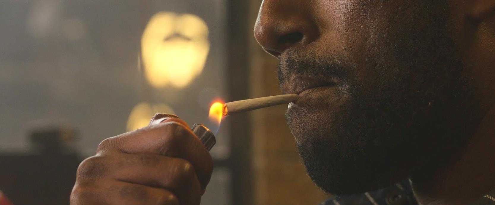 很多人说电影太乱,我想如果能关注到这些细节,应该能找到些新乐趣吧.