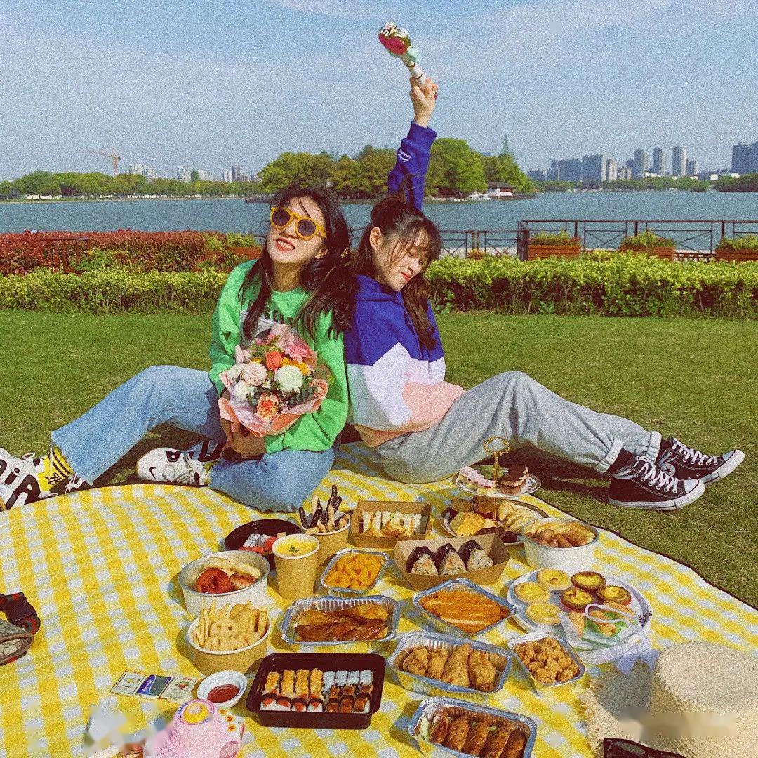南湖边的野餐胜地,私人码头/千亩草坪/面朝南湖…空手去就能拥有野餐