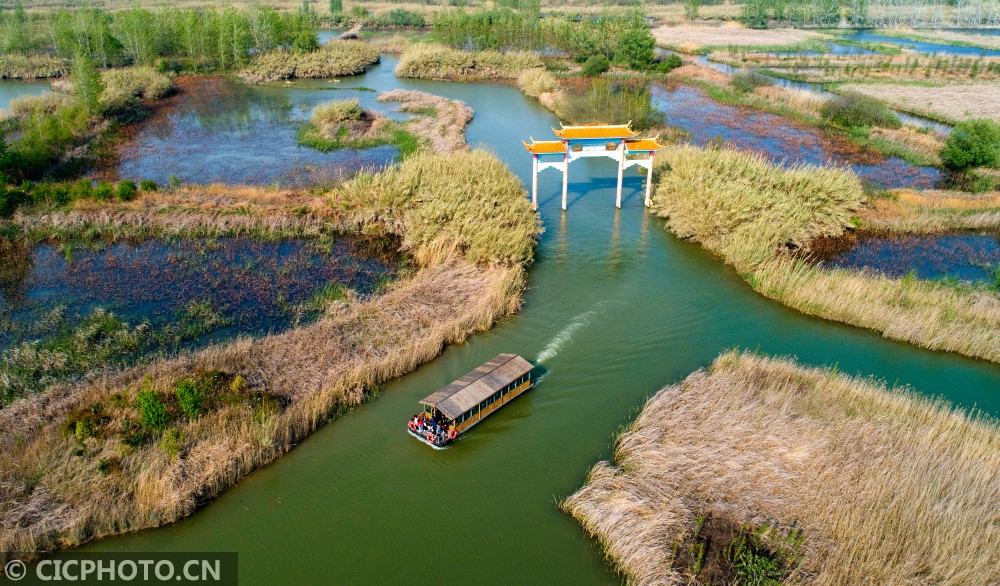 洪泽湖湿地公园游船图片