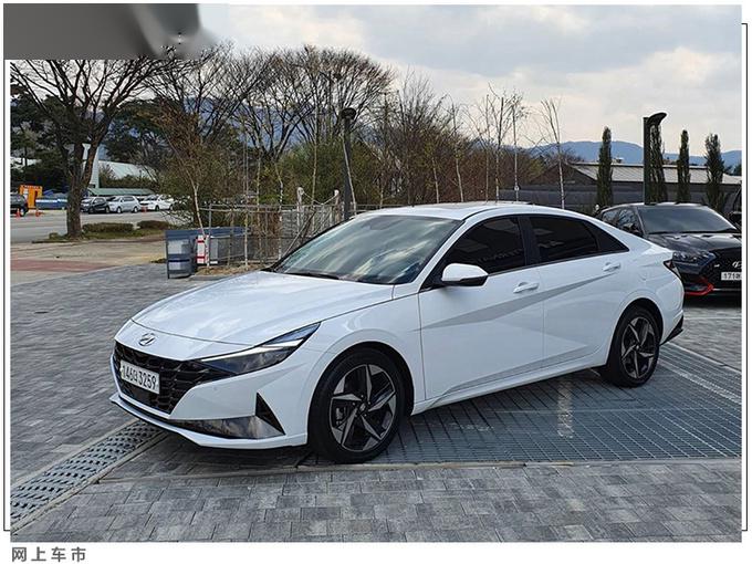 现代全新伊兰特到店实拍 造型更运动-内饰超炫酷