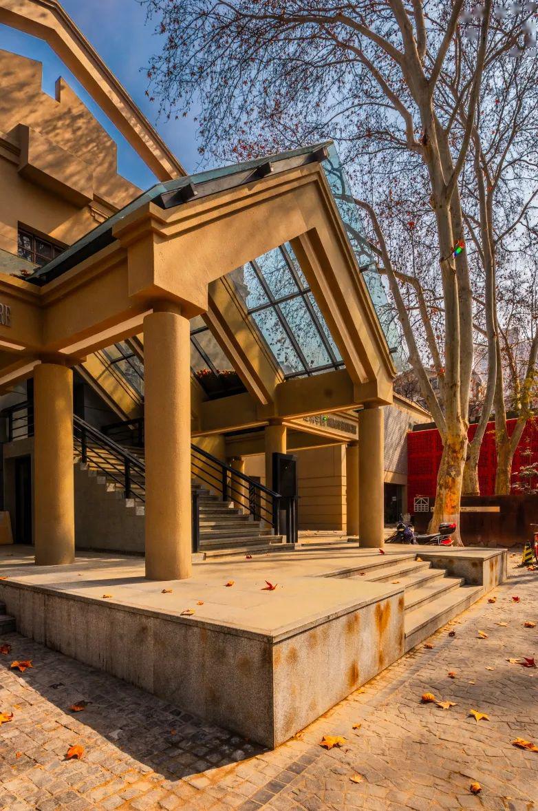 我们的建大春光正盛