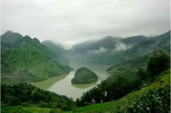 北碚勝天湖勝天湖旅遊風景區,位於北碚東部金刀峽鎮境內,是重慶主城