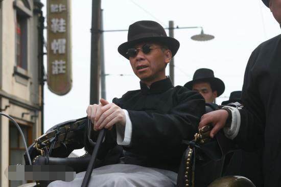 原创杜月笙第一战有多牛被刀砍中依然拼命厮杀受到黄金荣老婆赏识