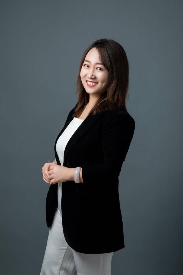 客厅abc温丽娜让每一个包头孩子在家里上国际幼儿园