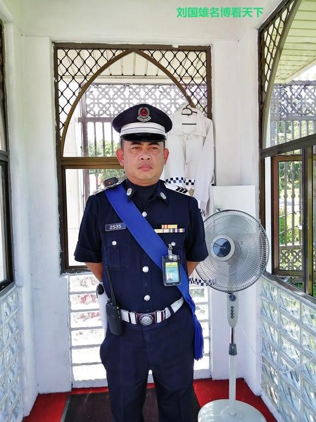 原创世界上最大的皇宫,大门不显眼,站岗警卫竟是个大叔(文莱行12)