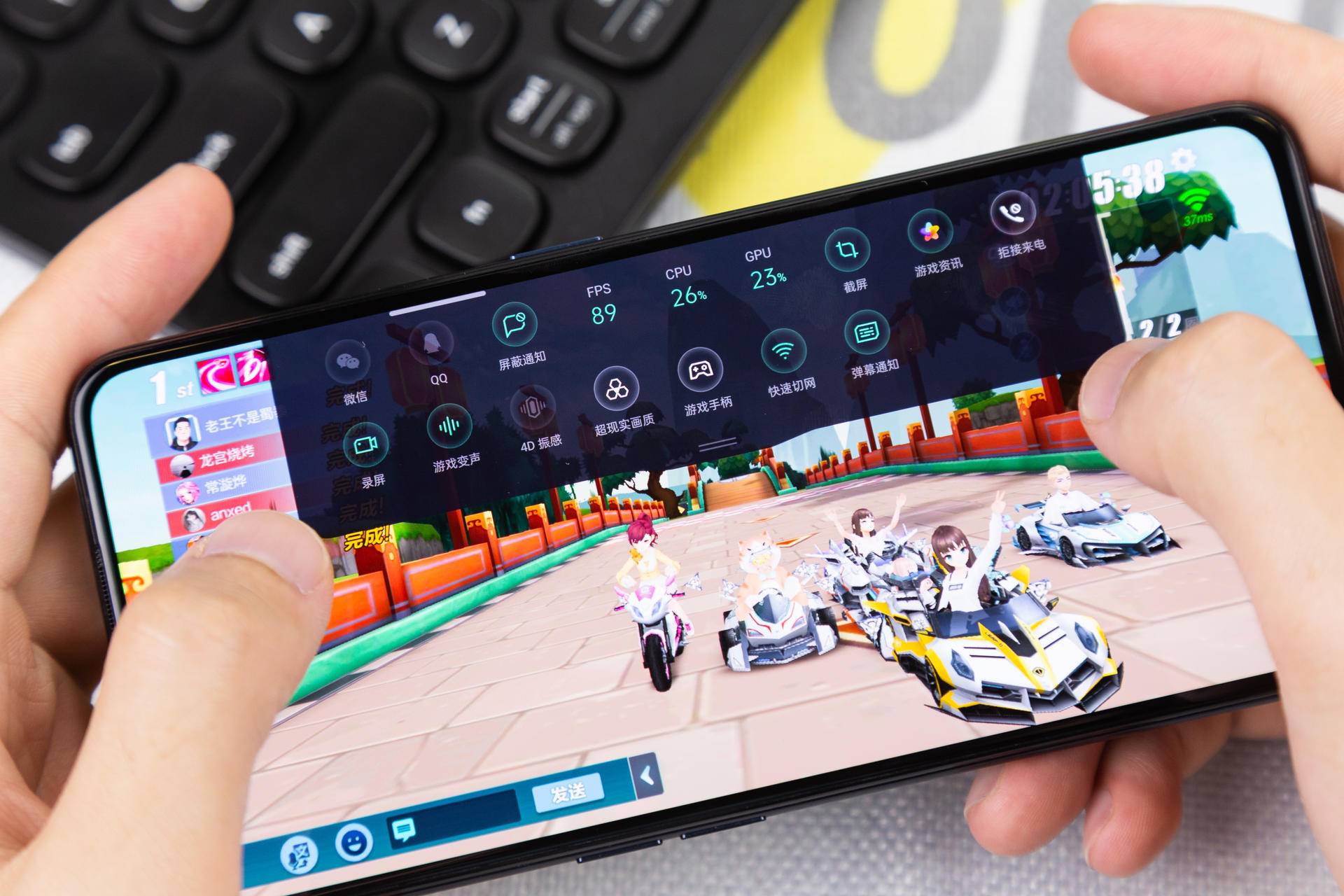 吃鸡大神上手oppoace2轻薄高性能满分双闪充是个好东西