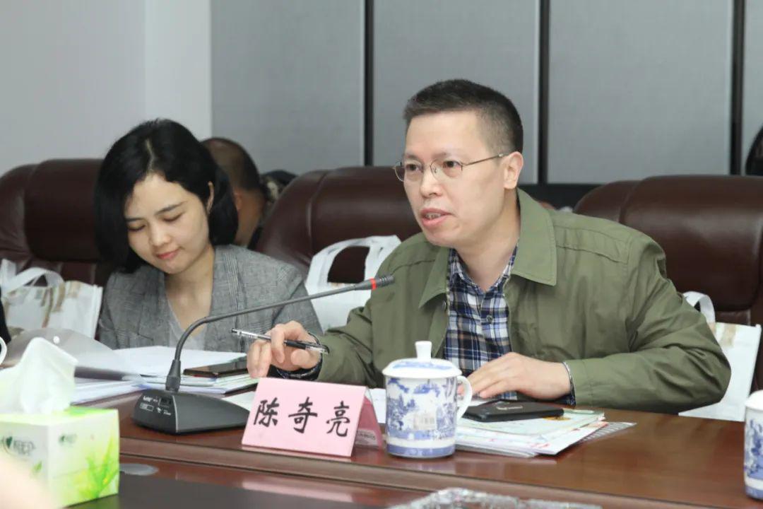 湖南省委宣传部传媒监管处处长陈奇亮致辞.